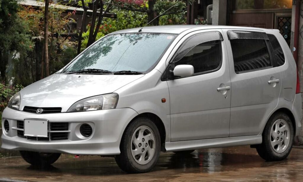 Daihatsu YRV