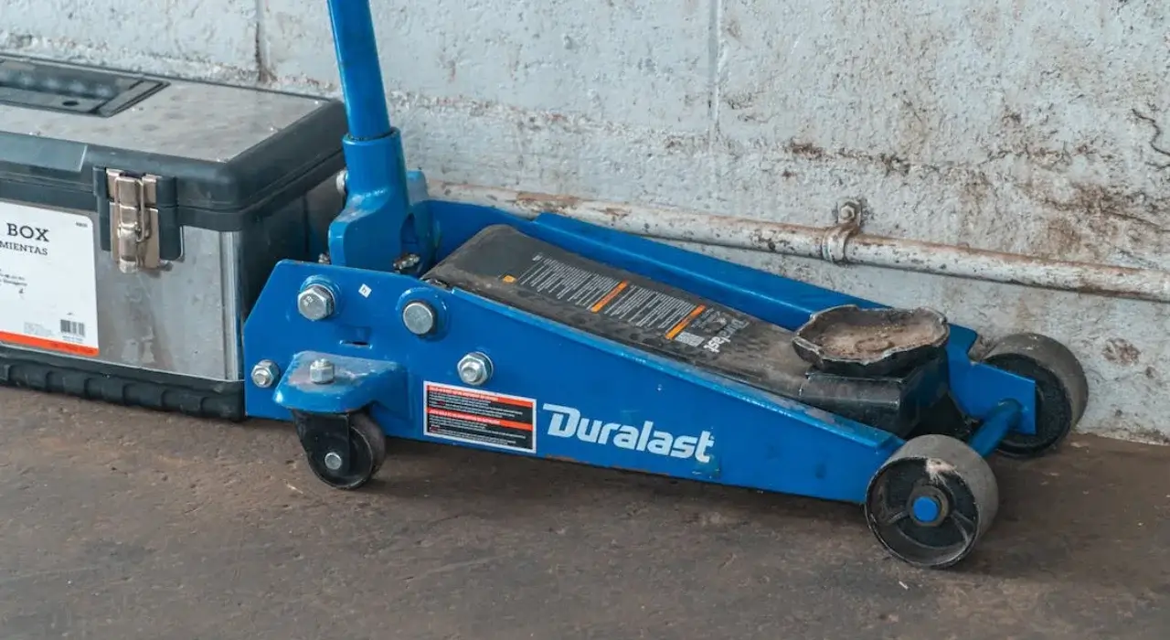 best floor jack for lifted trucks