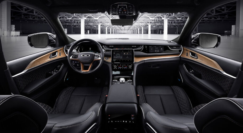 2022 Jeep Grand Cherokee Interior