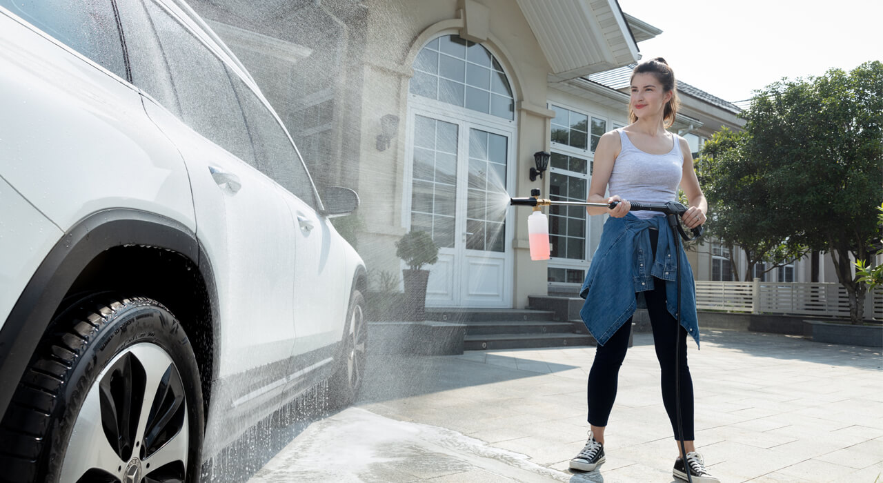 How to Properly Wash a Car