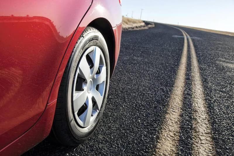 What Are Summer Tires?