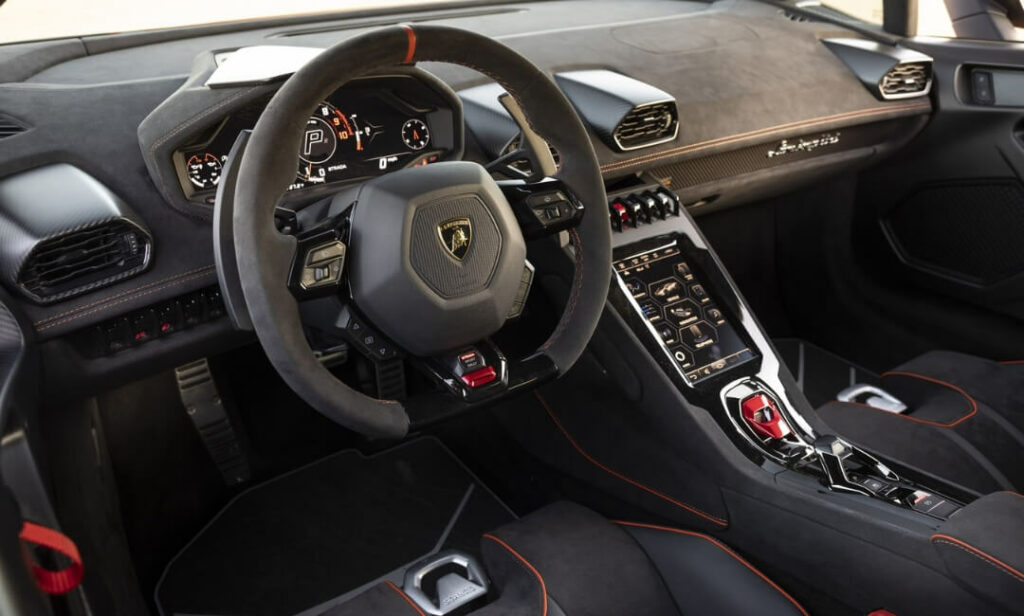 2024 lamborghini huracan interior